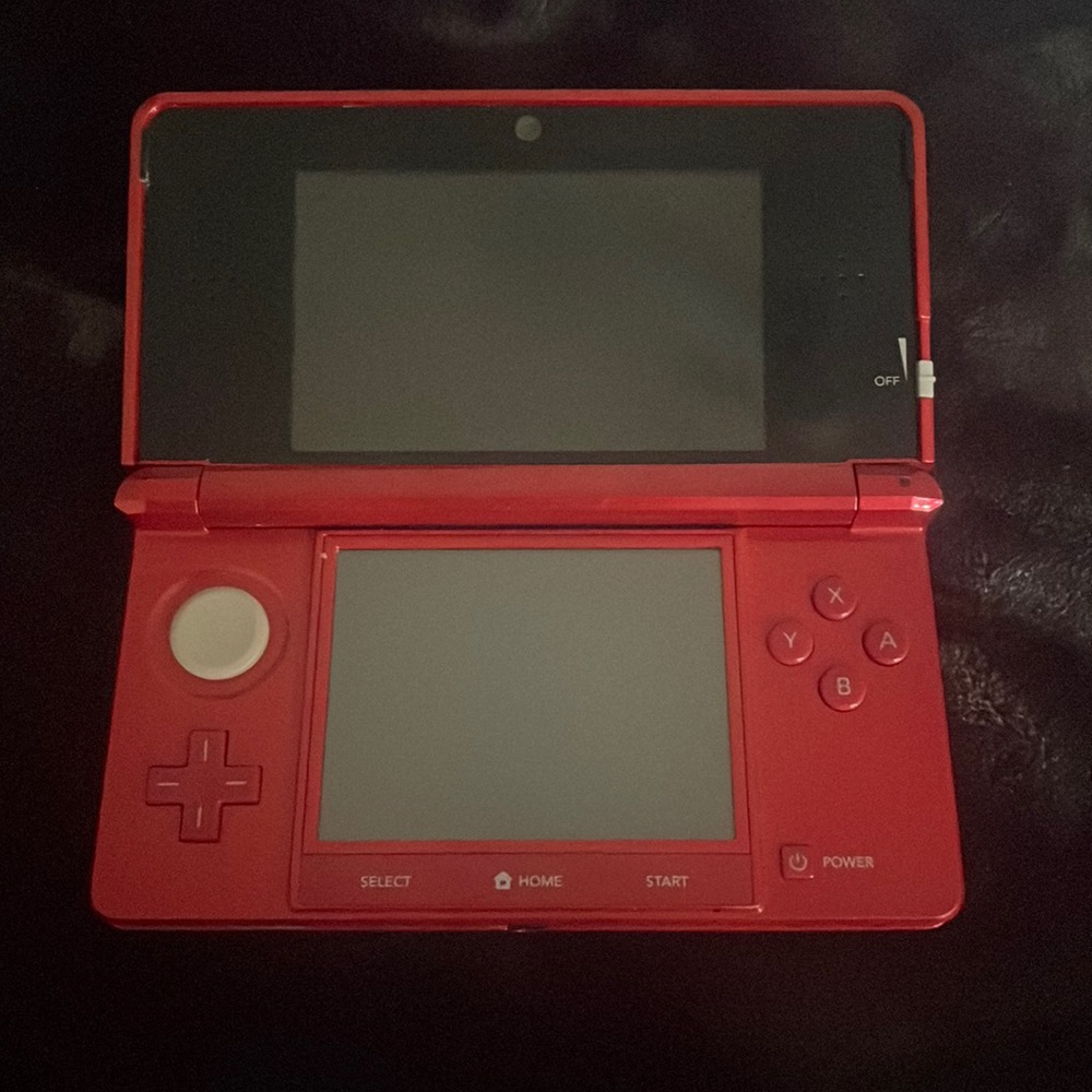 Metallic Red Nintendo 3DS Console (used)